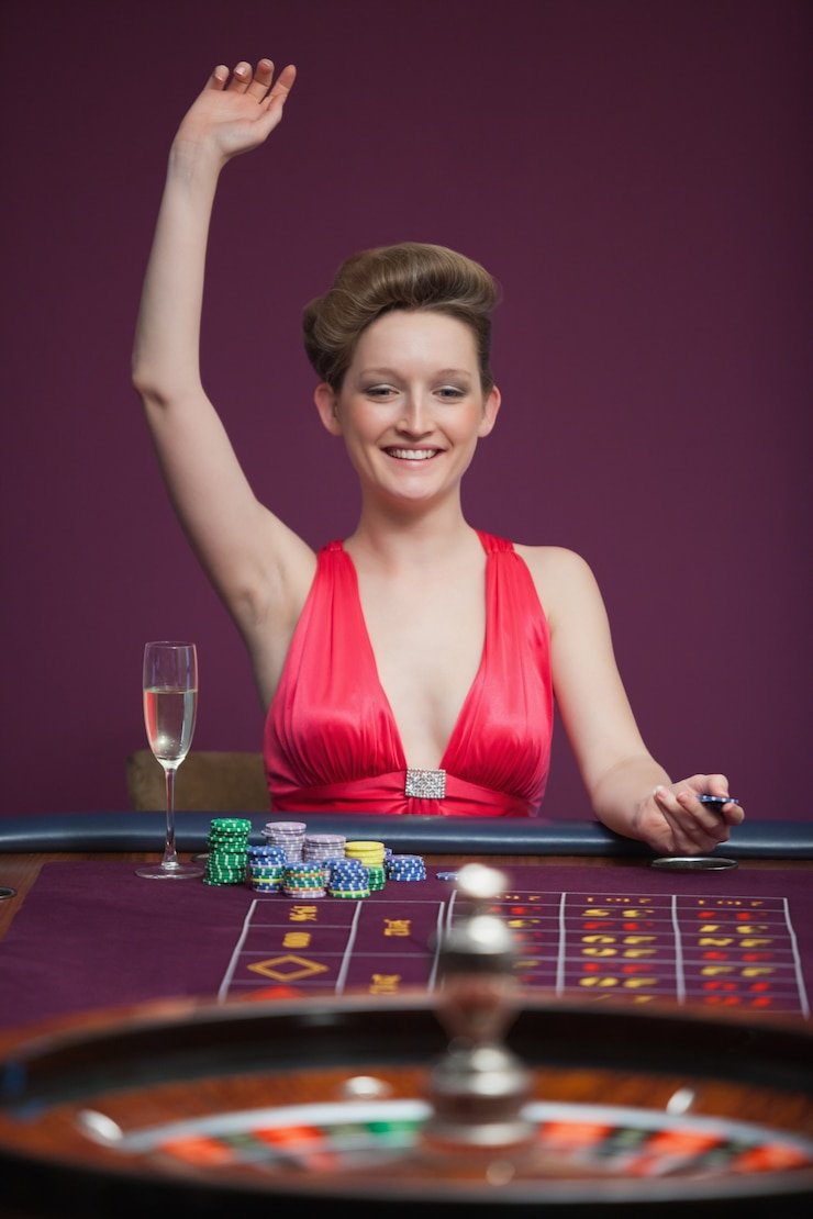 Tampilan permainan roulette langsung NetEnt dengan meja dan dealer